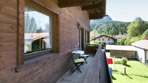Apartment | Balcony - Charming Apartment in Ehrwald With Roofed Terrace (Ehrwald)