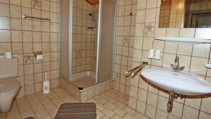 Bathroom - Spacious Apartment in Solden Tyrol Near Ski Area Otztal (Laengenfeld)