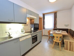 Apartment | Eigene Küche | Kühlschrank, Ofen, Geschirrspüler