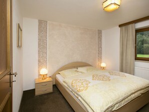 Apartment | 2 bedrooms, bed sheets - Heavenly Apartment in Wängle Tyrol near Walking Trails (Waengle)