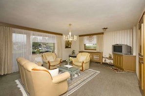 Living room - Heavenly Apartment in Wängle Tyrol near Walking Trails (Waengle)