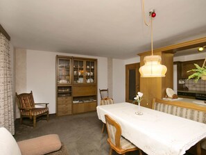Apartment | Dining - Heavenly Apartment in Wängle Tyrol near Walking Trails (Waengle)