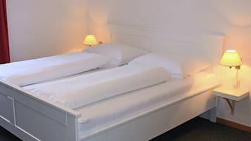 House | 6 bedrooms, bed sheets