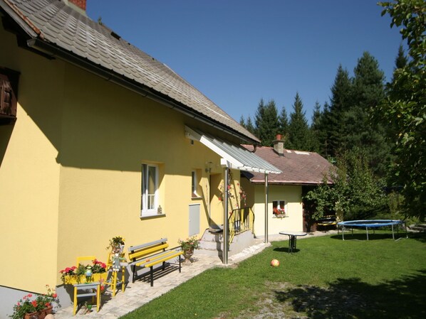 Property grounds - Spacious Holiday Home in Tröpolach near Ski Area (Hermagor-Pressegger See)