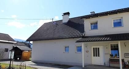 Spacious Mansion With Garden in Köttmannsdorf
