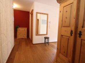 3 bedrooms, individually furnished, bed sheets - Cozy Apartment in Kirchberg in Tirol With Private Terrace (Kirchberg in Tirol)
