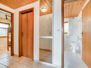 Bathroom - Chalet in Iselsberg-stronach Near Zettersfeld (Iselsberg-Stronach)