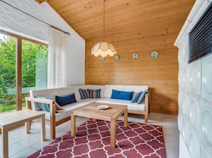 Chalet | Wohnbereich | Fernseher, Kamin