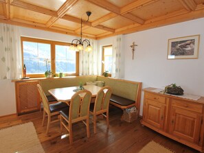House | Dining