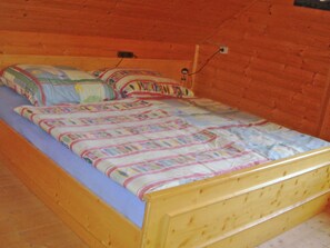 Chalet | 2 bedrooms, individually furnished, bed sheets