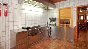 Apartment | Eigene Küche | Kühlschrank, Ofen, Geschirrspüler