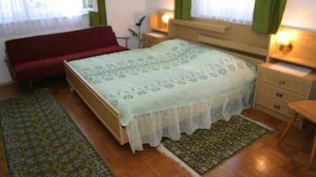 House | 1 bedroom, individually furnished