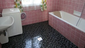House | Bathroom - Majestic Holiday Home in Kleindiex With Garden and Terrace (Ruden)