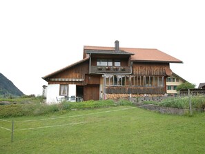 Exterior - Cosy Ground Floor Apartment With Privat Terrace and Great Views (Reichenbach im Kandertal)