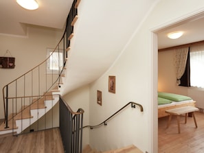 5 bedrooms, individually furnished, bed sheets