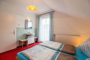 Apartment | 1 bedroom, individually furnished, bed sheets - Apartment in Tropolach Near Ski Lift (Hermagor-Pressegger See)