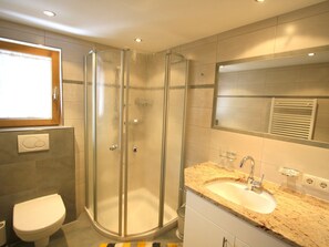 Shower - Beautiful Apartment in Gortipohl With Parking (Sankt Gallenkirch)