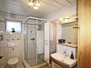 Shower - Cosy Apartment in Vorarlberg With Mountain View (Bartholomaeberg)