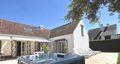 Luxury Villa in Sint-Idesbald with Hot Tub
