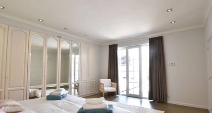 Luxury Villa in Sint-Idesbald with Hot Tub