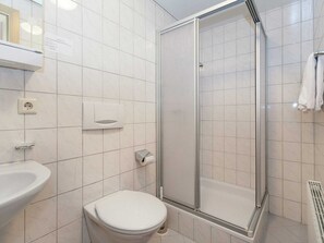 Bathroom - Deluxe Apartment in Sankt Gallenkirch With Mountain View (Sankt Gallenkirch)
