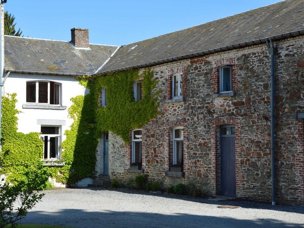 House | Exterior - Charming Castle in Roumont (Bertogne)