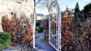 Exterior - Delightful Holiday Home in Harre with Sauna, Hot Tub, Terrace (Manhay)