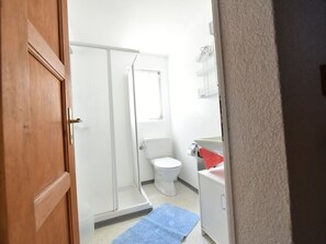 Appartamento | Bagno | Doccia, asciugamani