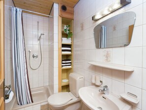 Departamento | Baño | Regadera y toallas 