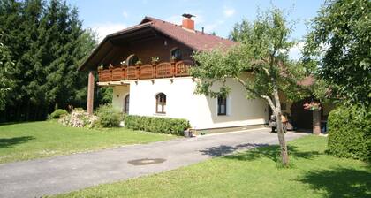 Cozy Cottage near Ski Area in Ruden