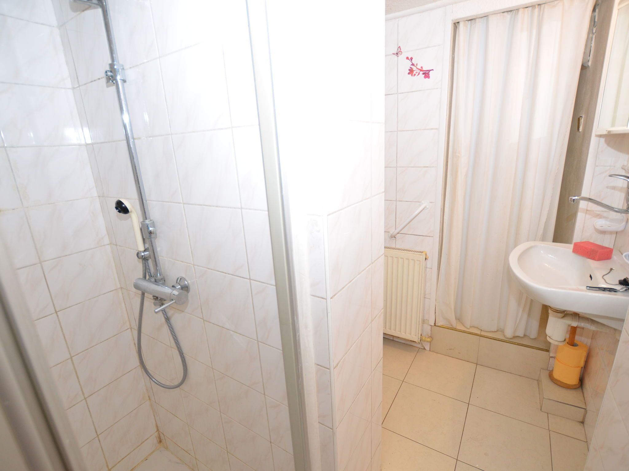 House | Bathroom | Shower, towels