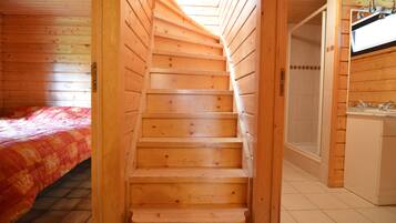 Chalet | 4 Schlafzimmer, individuell eingerichtet, Bettwäsche