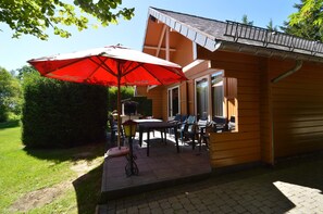 Chalet | Balcony - Scenic Chalet in Ovifat (Waimes)