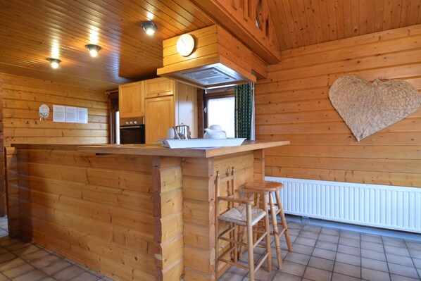 Chalet | Private kitchen - Scenic Chalet in Ovifat (Waimes)