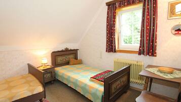 Rumah | 2 kamar tidur dan dilengkapi dengan perabotan berbeda-beda