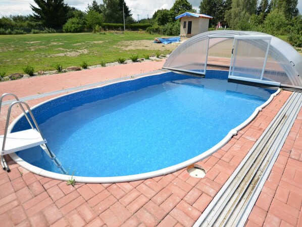 Casa | Alberca | Alberca techada y alberca al aire libre