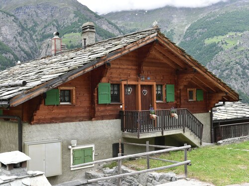 Fantastic, Peacefully Located Apartment 1500 Metres Above St. Niklaus