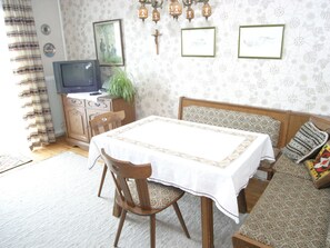 Dining - Beautiful Apartment in Lipizach Carinthia Near Forest (Ebenthal in Kaernten)