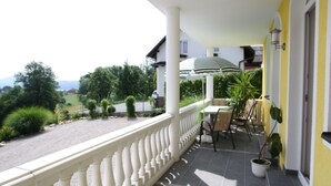 Unclassified image, 2 of 21, button - Cozy Apartment in Velden am Wörther See With Garden (Velden am Wörther See)