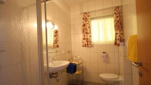 Unclassified image, 4 of 21, button - Cozy Apartment in Velden am Wörther See With Garden (Velden am Wörther See)