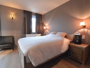 House | 4 bedrooms, individually furnished, bed sheets