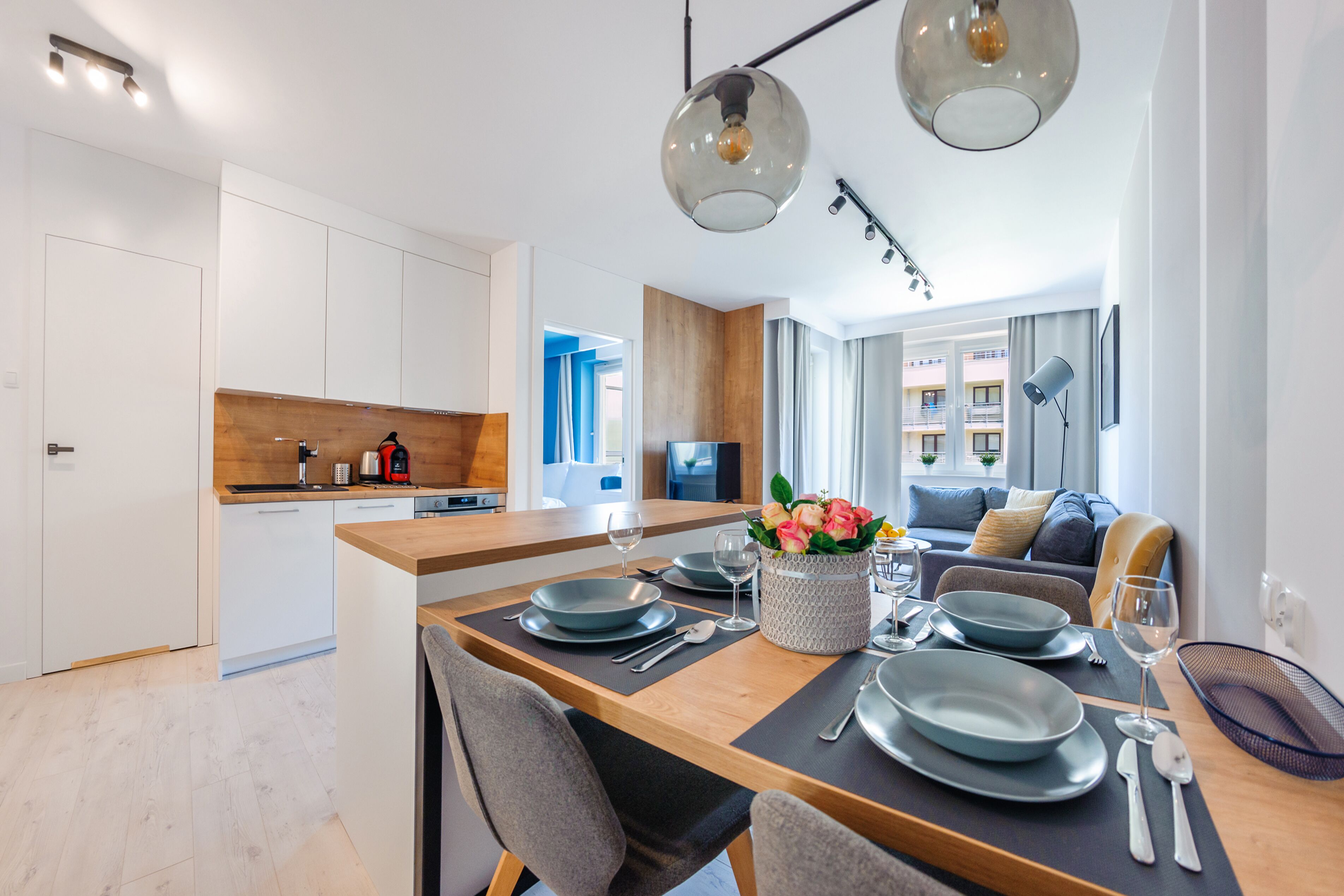 Apartment (26D) | Living area | Flat-screen TV