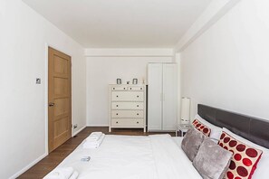 One Bedroom Apartment | 1 bedroom, hypo-allergenic bedding, iron/ironing board, free WiFi - Magnificent and centrally located flat (London)