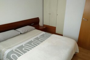 2 slaapkamers, een strijkplank/strijkijzer