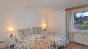 Apartment | 2 bedrooms, cribs/infant beds, individually furnished - Apartment in Alt Bukow With Terrace (Alt Bukow)