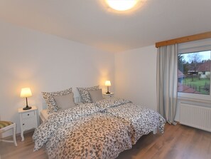 Apartment | 2 Schlafzimmer, individuell eingerichtet, Babybetten