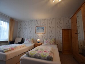 Apartment | 2 bedrooms, individually furnished, bed sheets - Schtsne Wohnung in Krtspelin in der Nhhe von Meer (Kroepelin)