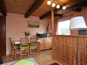 Apartment | 2 bedrooms, individually furnished, bed sheets