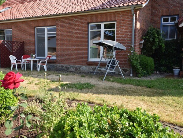 Apartment | Terrace/patio - Apartment in Boiensdorf With Terrace, Garden and Barbecue (Boiensdorf)