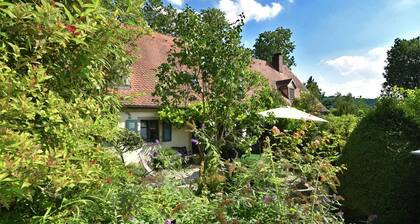 Geraumiger Ruckzugsort, Weissenburg
